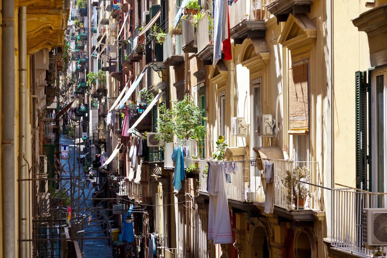 Opera In Via Toledo By Wonderful Italy * Napoli